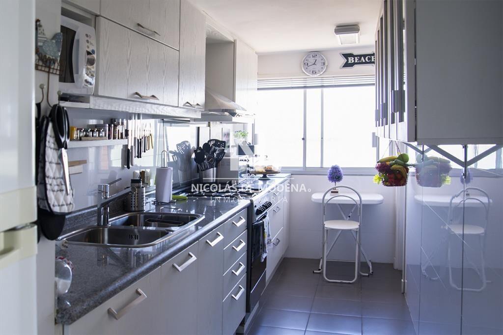 Apartamento de 3 dormitorios a la venta, a pasos