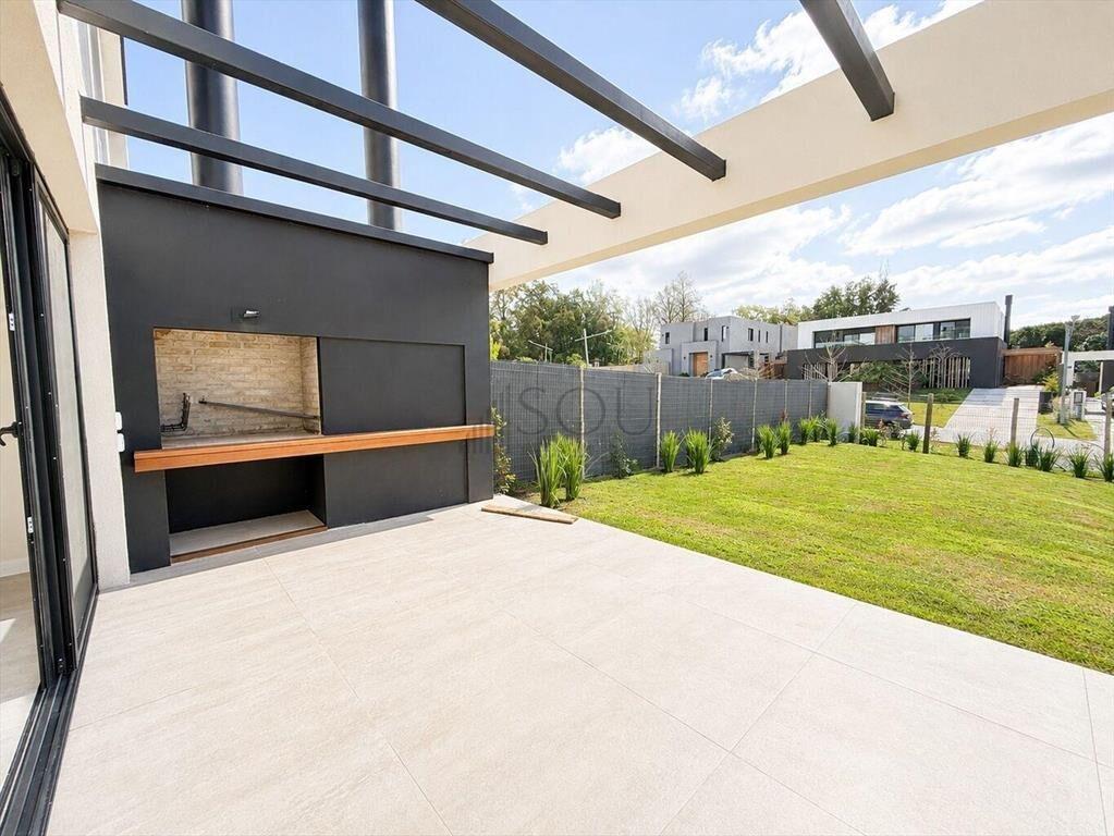 Venta Casa 4 dormitorios parrillero en Barrio Parques 2