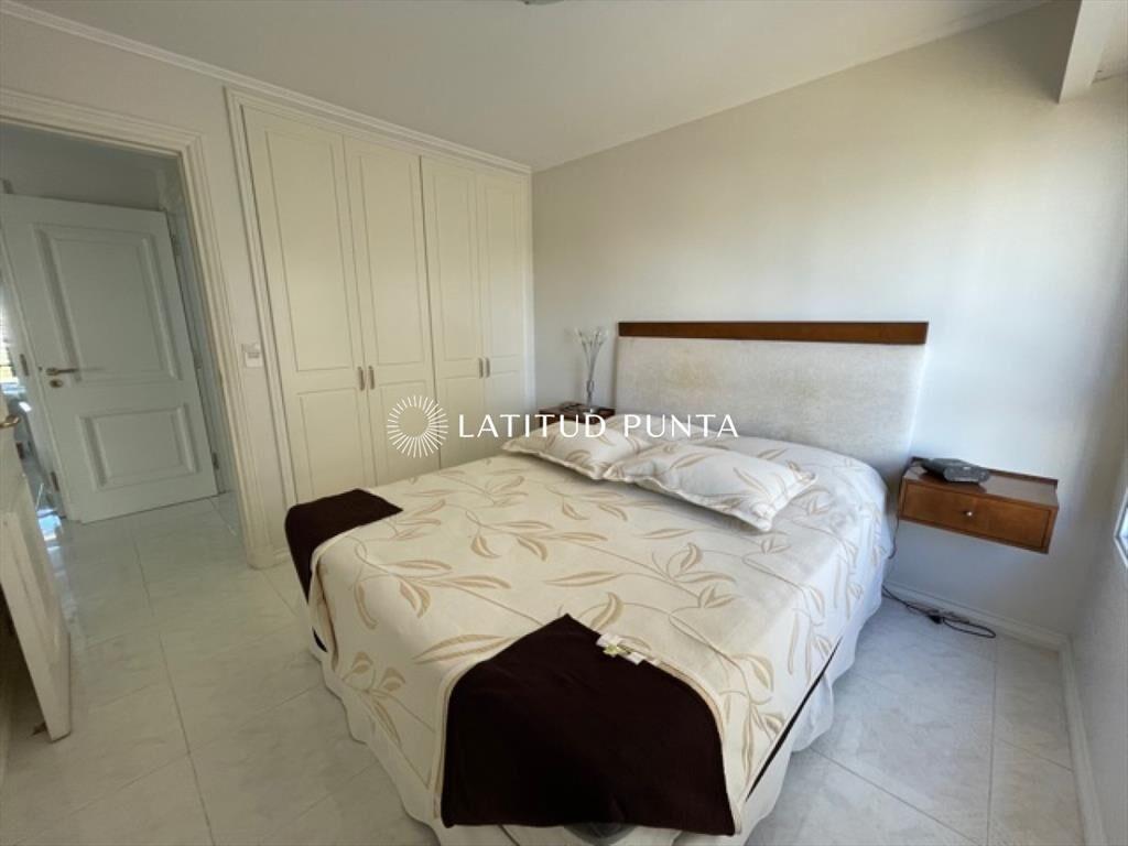 Apartamento de 3 dormitorios en Coral Tower