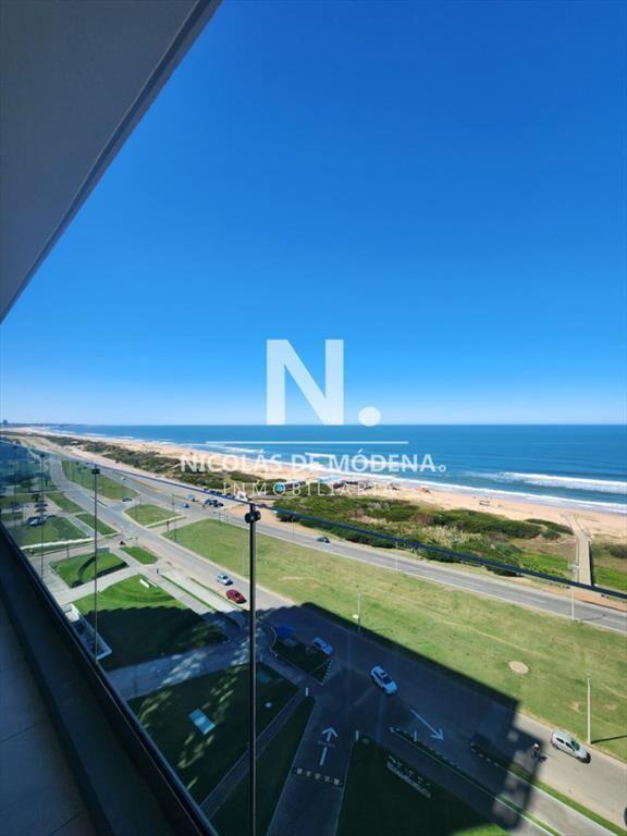 Vende apartamento de 3 dormitorios en suite, con vista al m