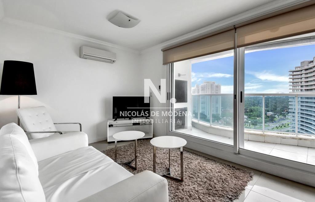 En venta departamento de 3 dormitorios en Punta del Este
