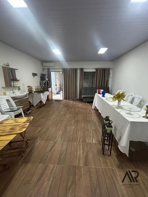 Casa en venta c/ cochera en Artigas