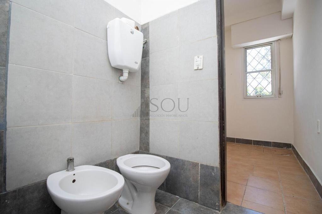 VENTA APARTAMENTO UN DORMITORIO Y COCHERA EN MALVÍN