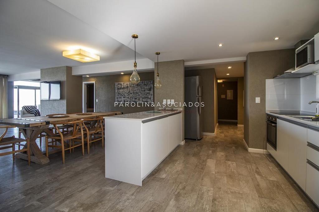 Apartamento en venta de 4 dormitorios en Syrah