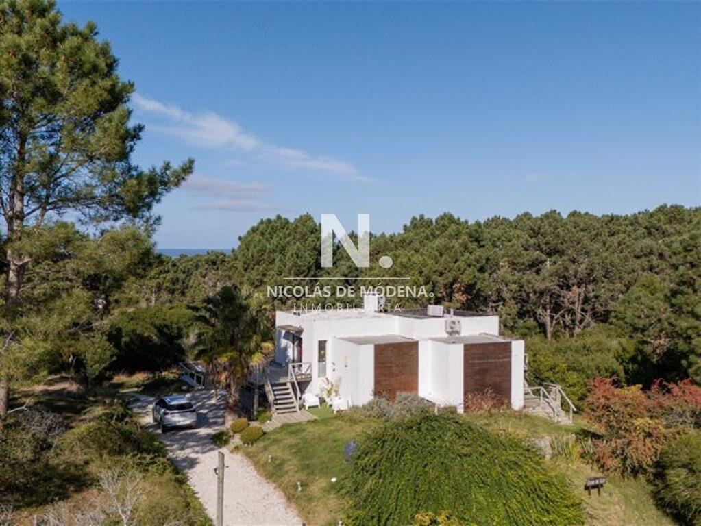 Vende casa en Arenas de Jose ignacio de 3 en con