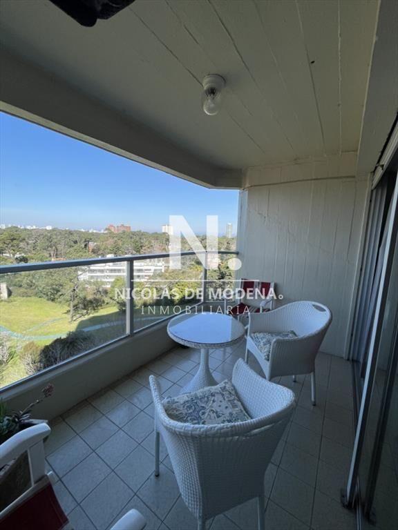 Departamento de 2 dormitorios en venta en Punta R