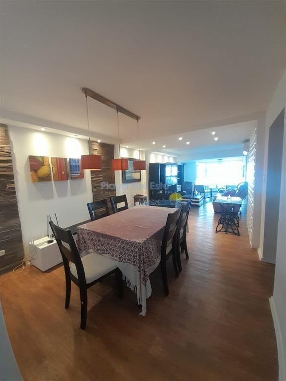Apartamento en venta de 3 dormitorios en playa al