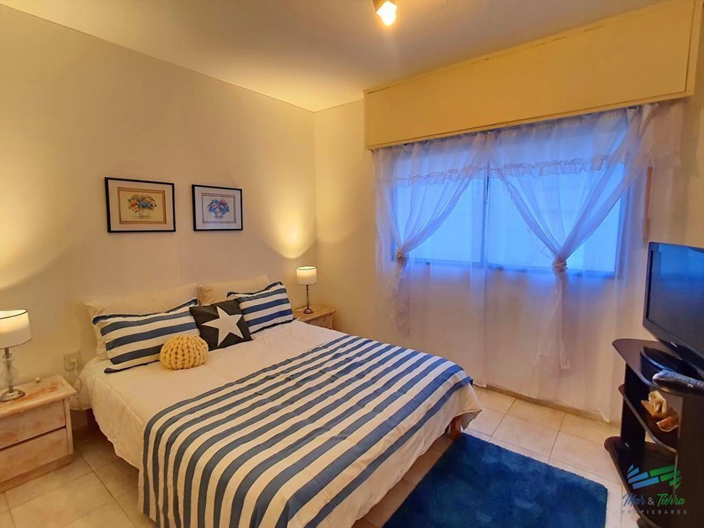 Alquilo apartamento 1 dormitorio en Peninsula frente a la r