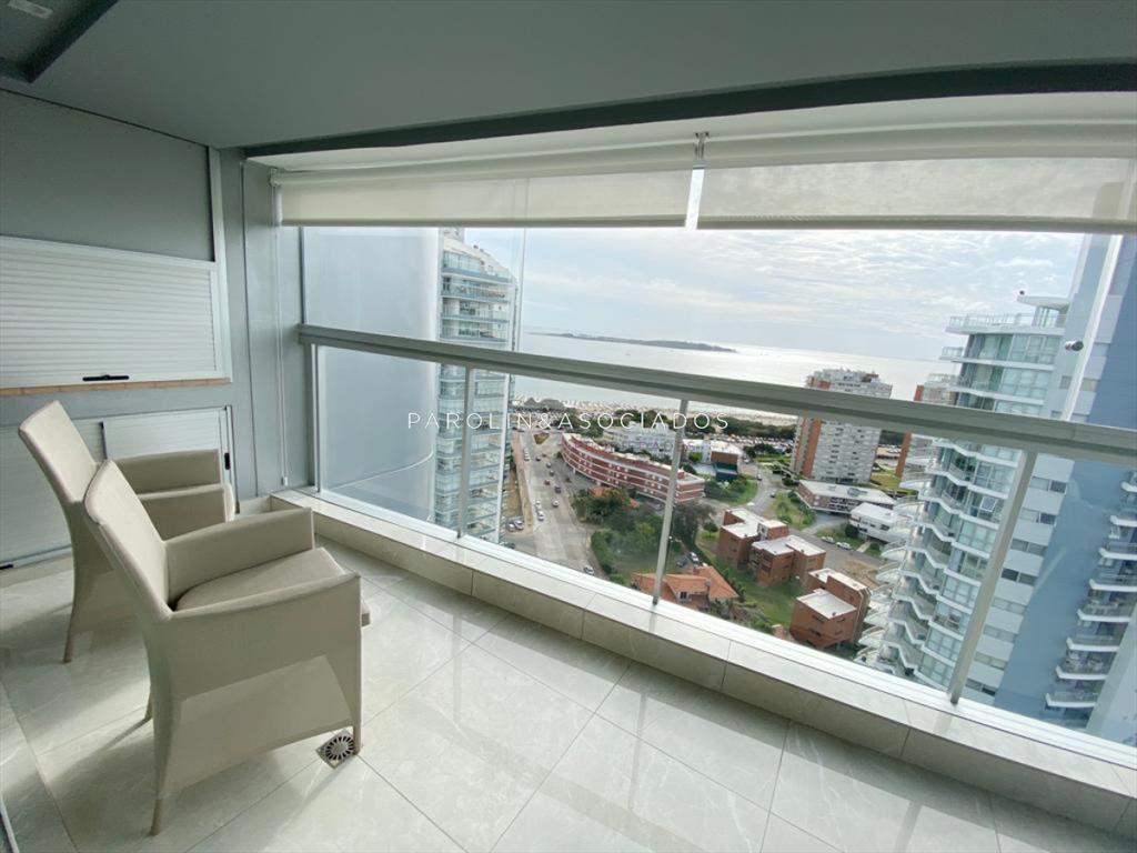 Apartamento de 3 dormitorios en venta en Miami