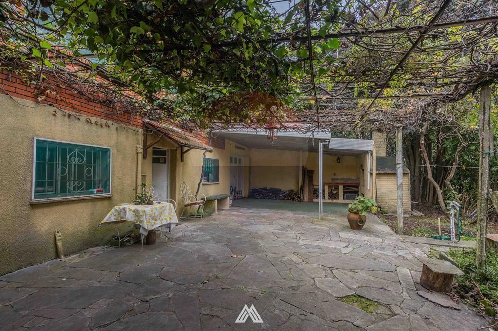 Venta Casa y 2 Apartamentos en gran terreno Malvin