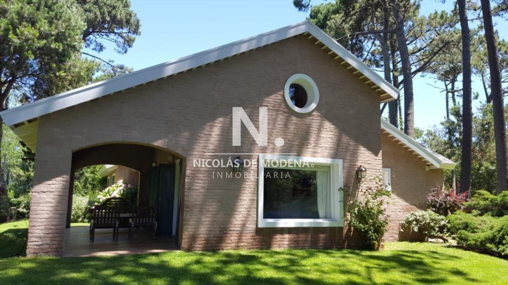 Excelente casa en alquiler en zona residencial!!!