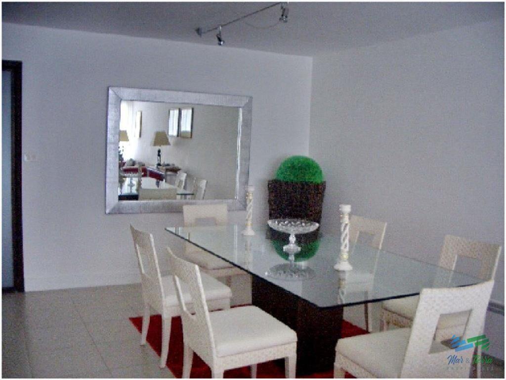 Apartamento de 3 dormitorios con muy buenos en en