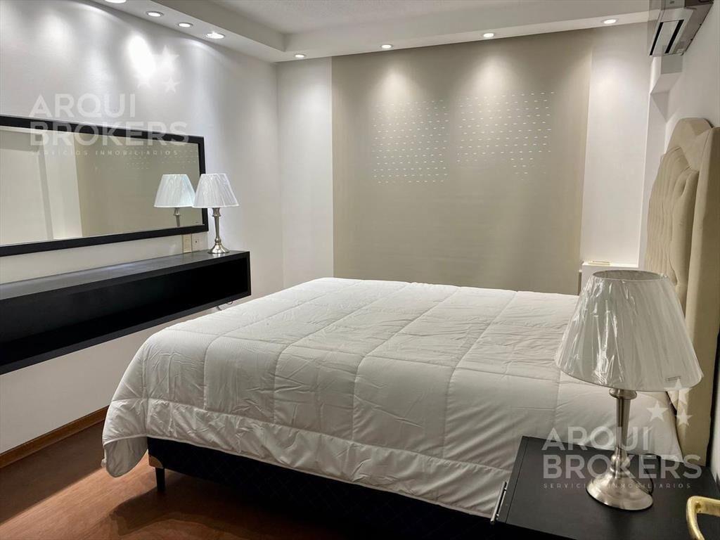 Alquiler apartamento dos dormitorios con muebles en Punta C