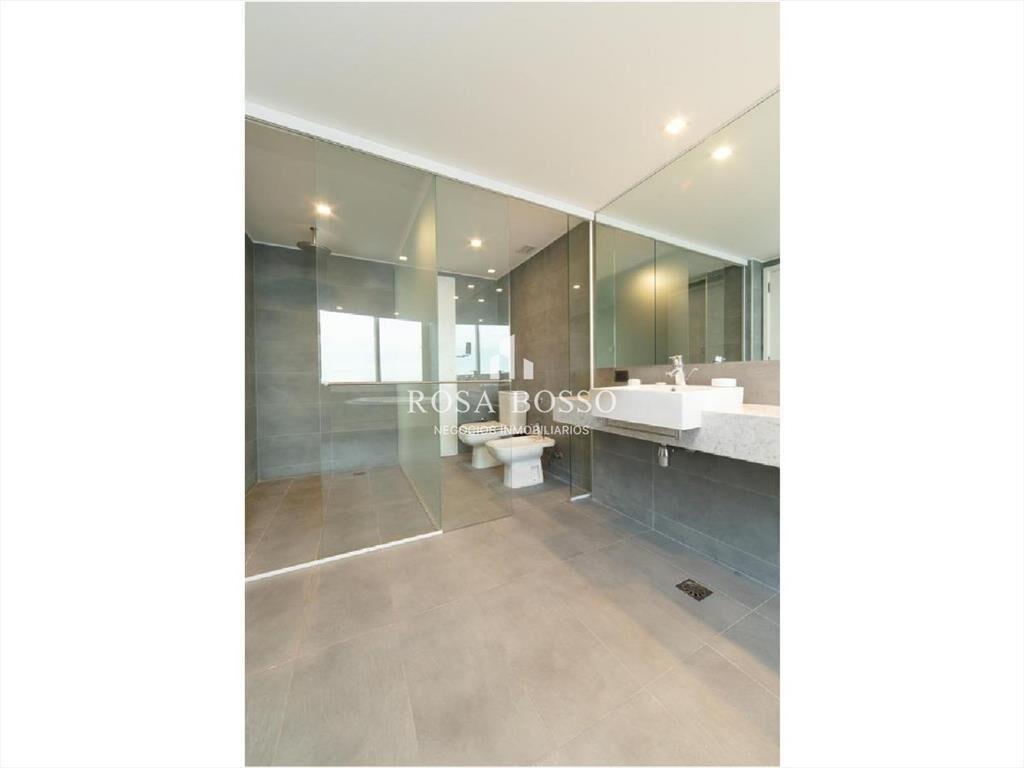 Apartamento en Brava, 4 dormitorios *