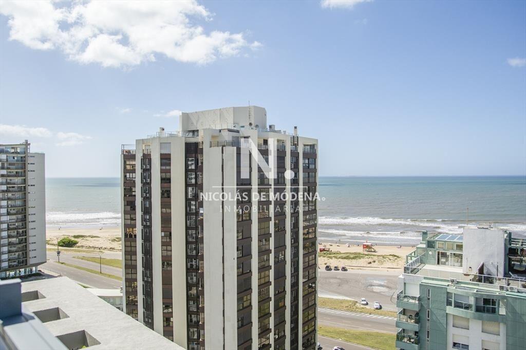 Torre moderna a pasos del mar, dpto de 2 piso