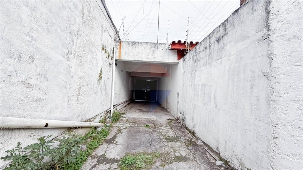 VENTA CASA 2 DORM Y GALPON PRÓXIMO ANTEL ARENA