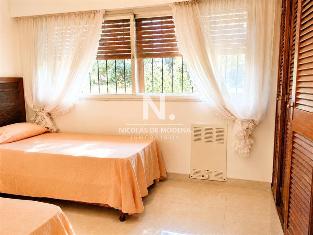 Espectacular chalet en zona residencial proximo a