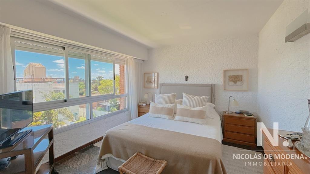 Departamento en venta esquinero con vista al mar