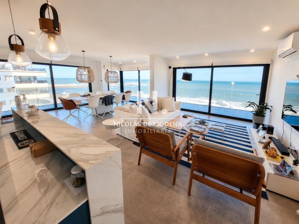 Vende apartamento de Punta del Este frente al de