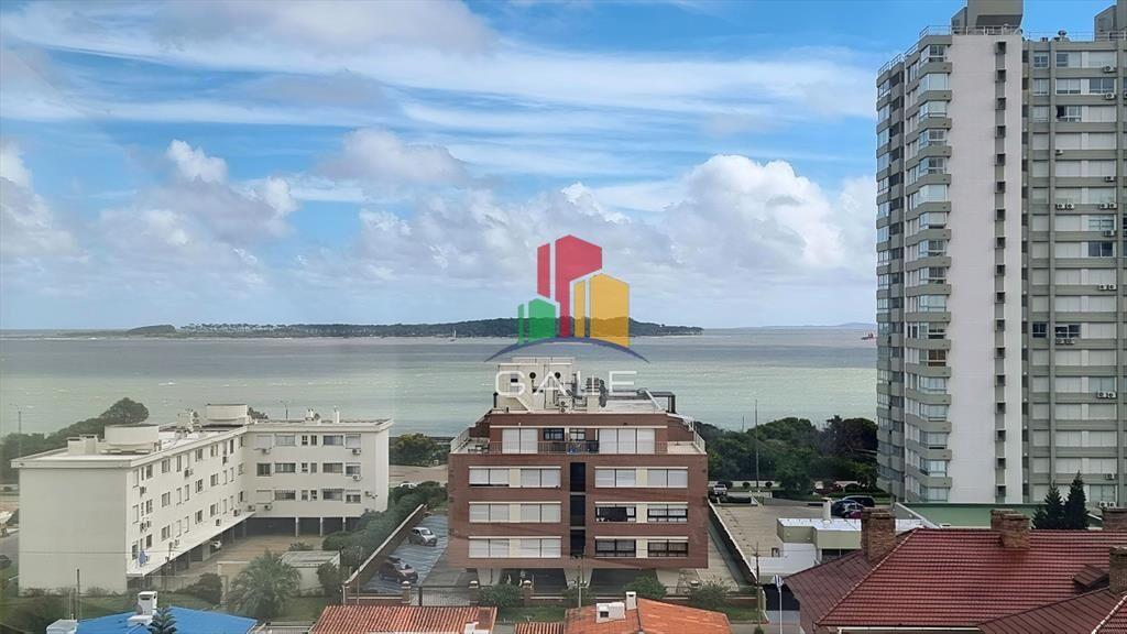 Apartamento 3 dormitorios + dep, terraza con de