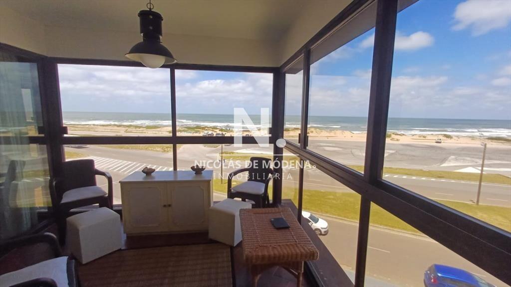 Alquila departamento en Brava Punta del Este, de 2 dormitor