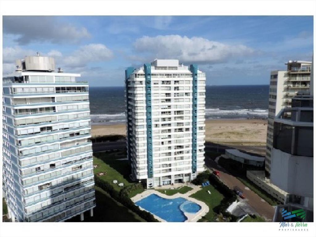 Apartamento en Brava, 2 dormitorios *