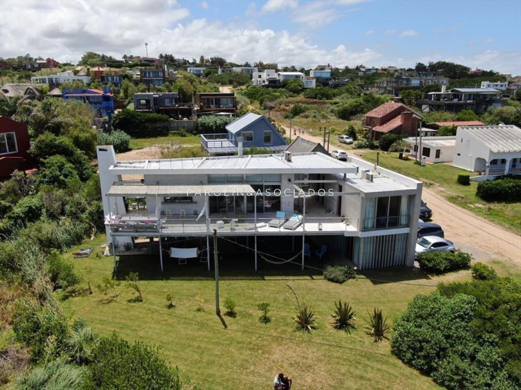 Casa en venta con vista al mar en El Chorro, del