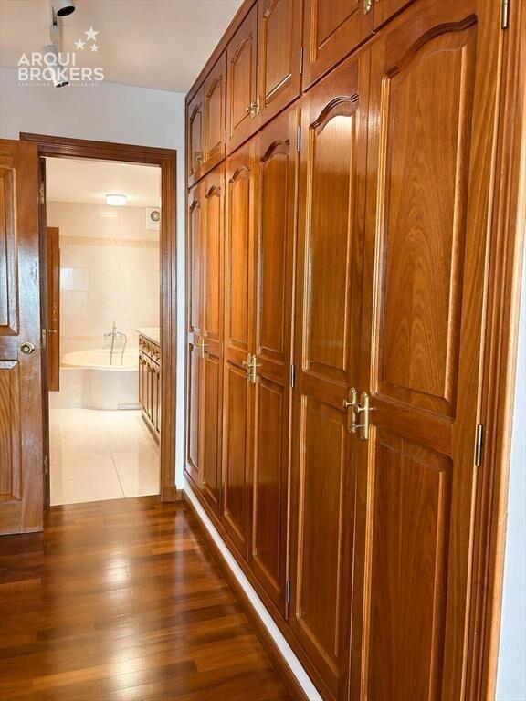 Apartamento de cuatro dormitorios en alquiler en rambla de