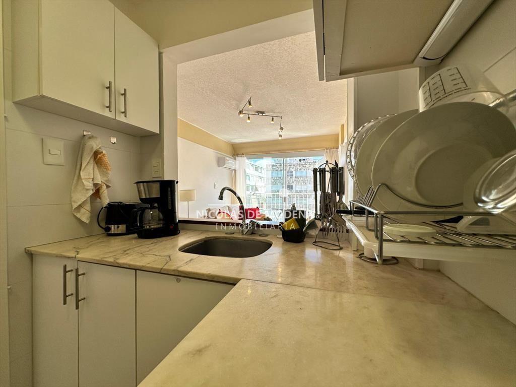 Apartamento en venta en Peninsula a 100 mts de la