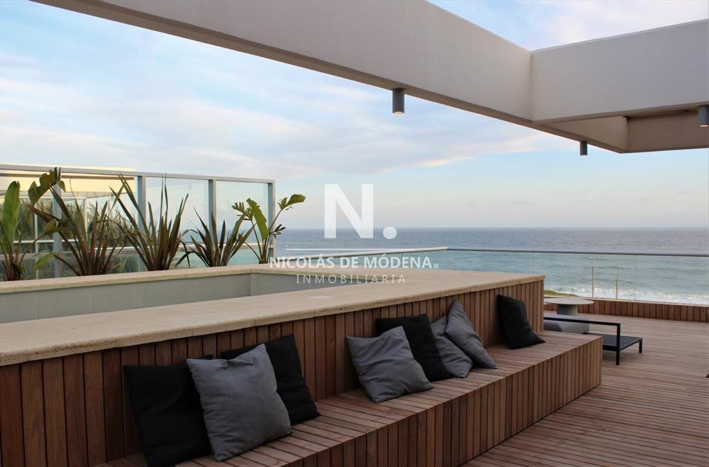 Exclusivo Penthouse en torre de Categoria