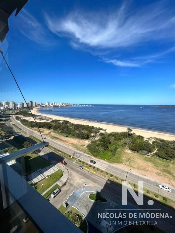 Departamento en venta en torre Tunquelen II frente a Playa