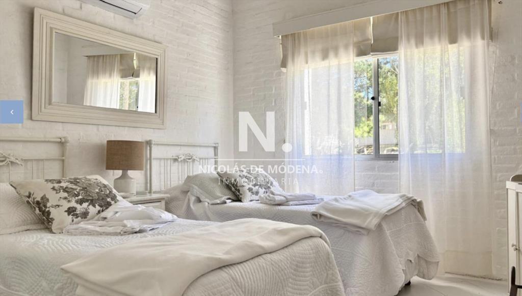 Alquiler casa tres dormitorios Montoya Punta del Este