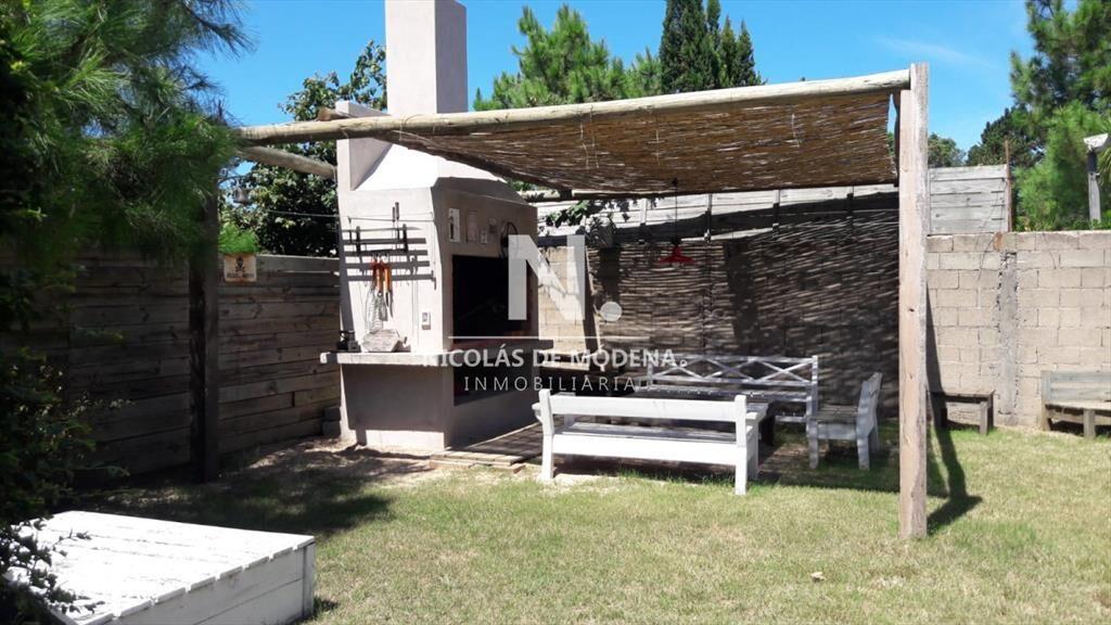 la barra casa de tres dormitorios