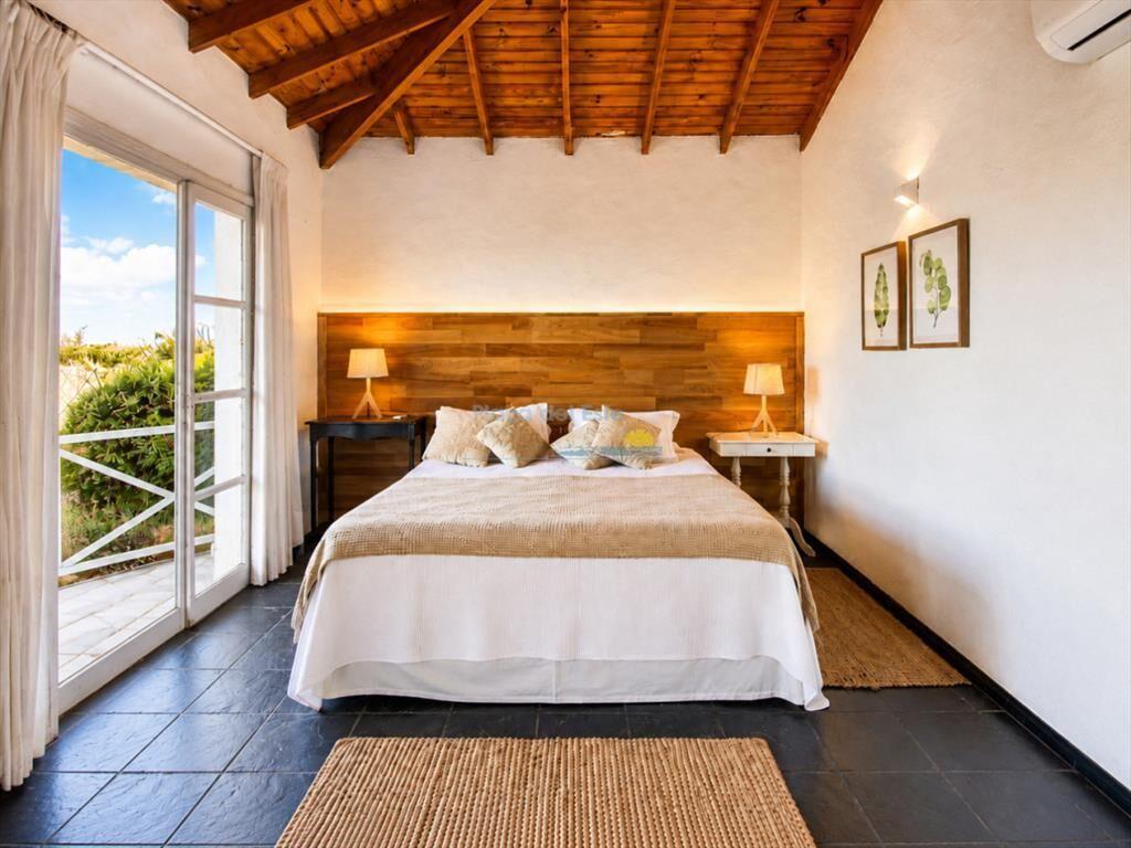 Excelente Casa de 4 Dormitorios con Piscina y Parrillero en