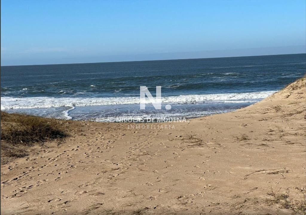Vende Terreno en Manantiales