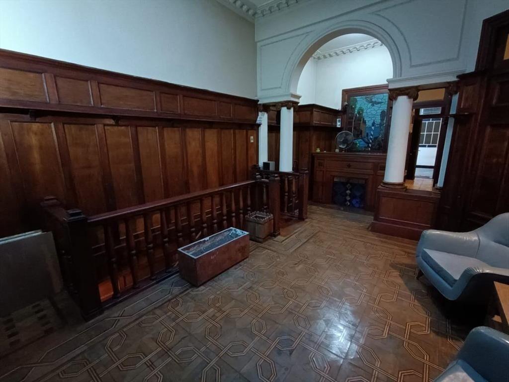 Rio Negro y San Jose , casa de 176 m2 , distribuída en dos
