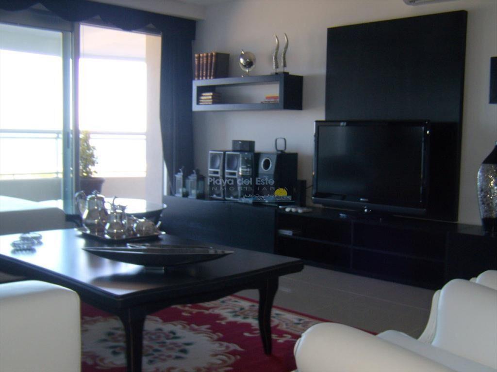 Apartamento en Brava, 3 dormitorios *