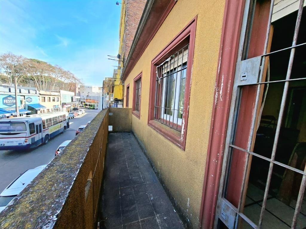 VENTA APARTAMENTO 3 DORM PARRILLERO LA COMERCIAL