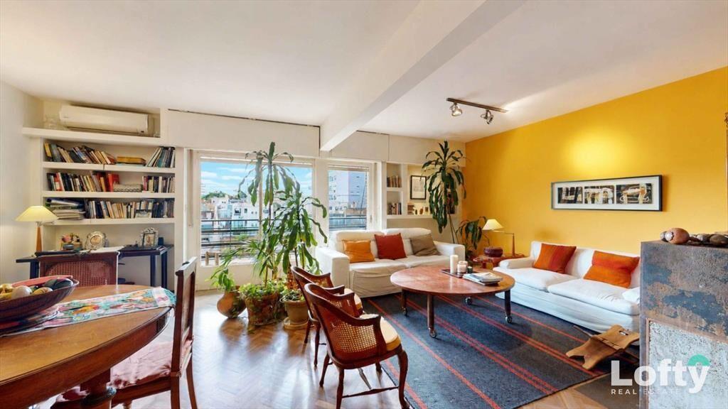 Apartamento en venta de 3 Dormitorios con Garaje y Terra...