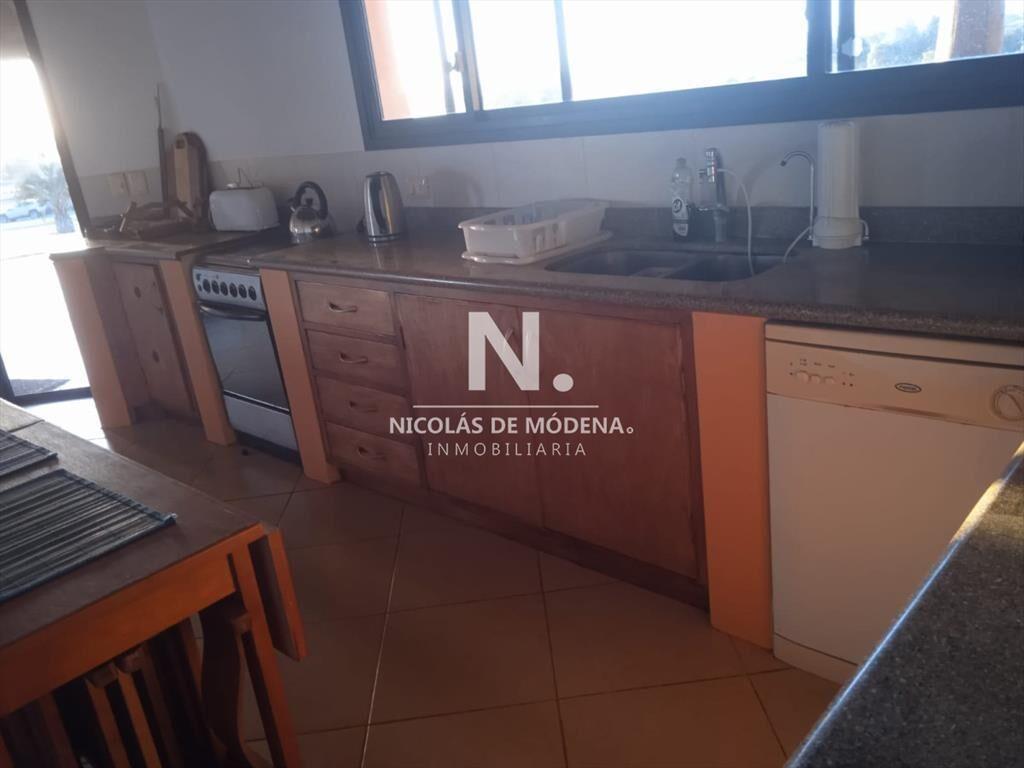 Se vende casa en el Quijote, La Barra de 3