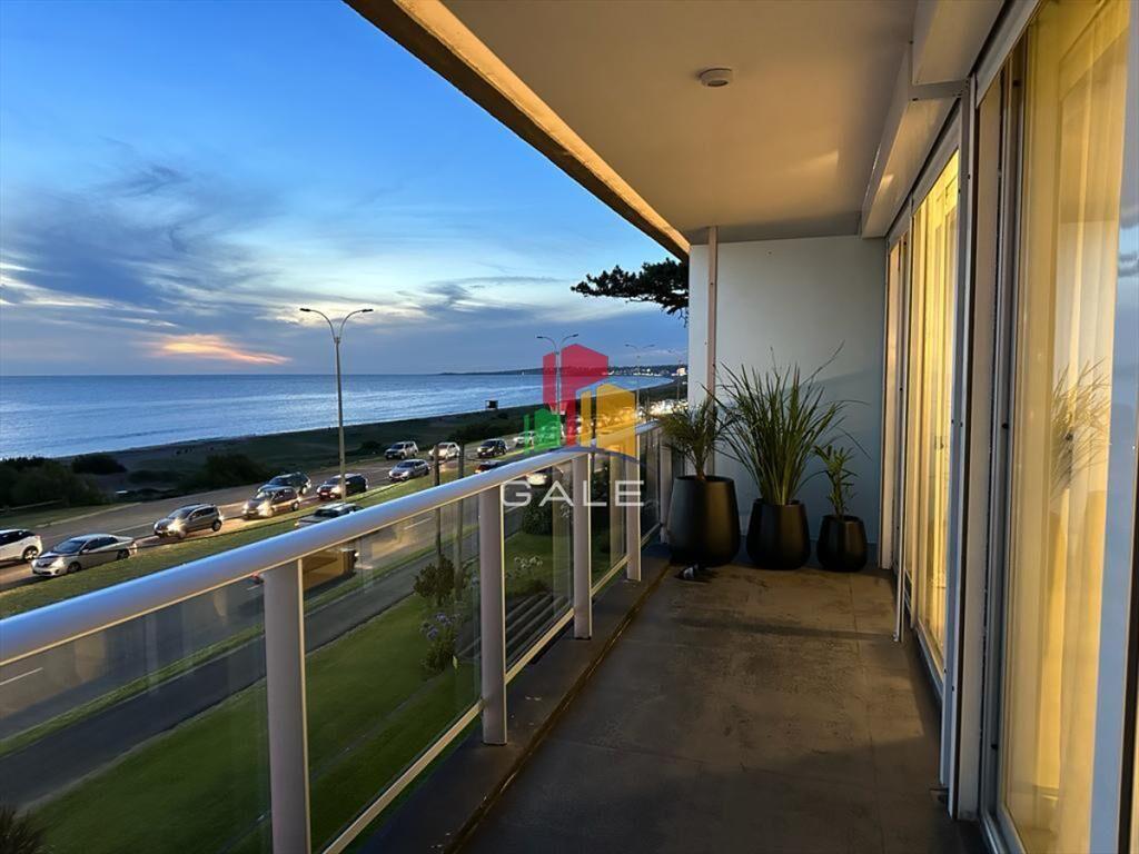 Apartamento alquiler anual frente al mar