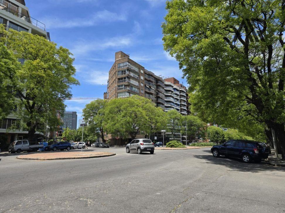 Venta Apartamento 3 Dormitorios Frente al Club de Golf e...