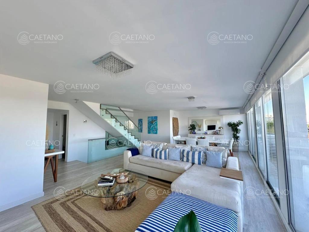 Venta. Triplex. Punta del Este