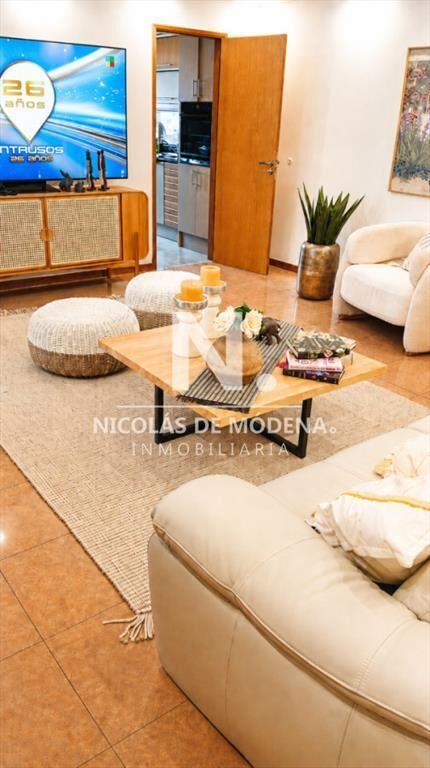 Apartamento de 3 dormitorios en venta en Punta