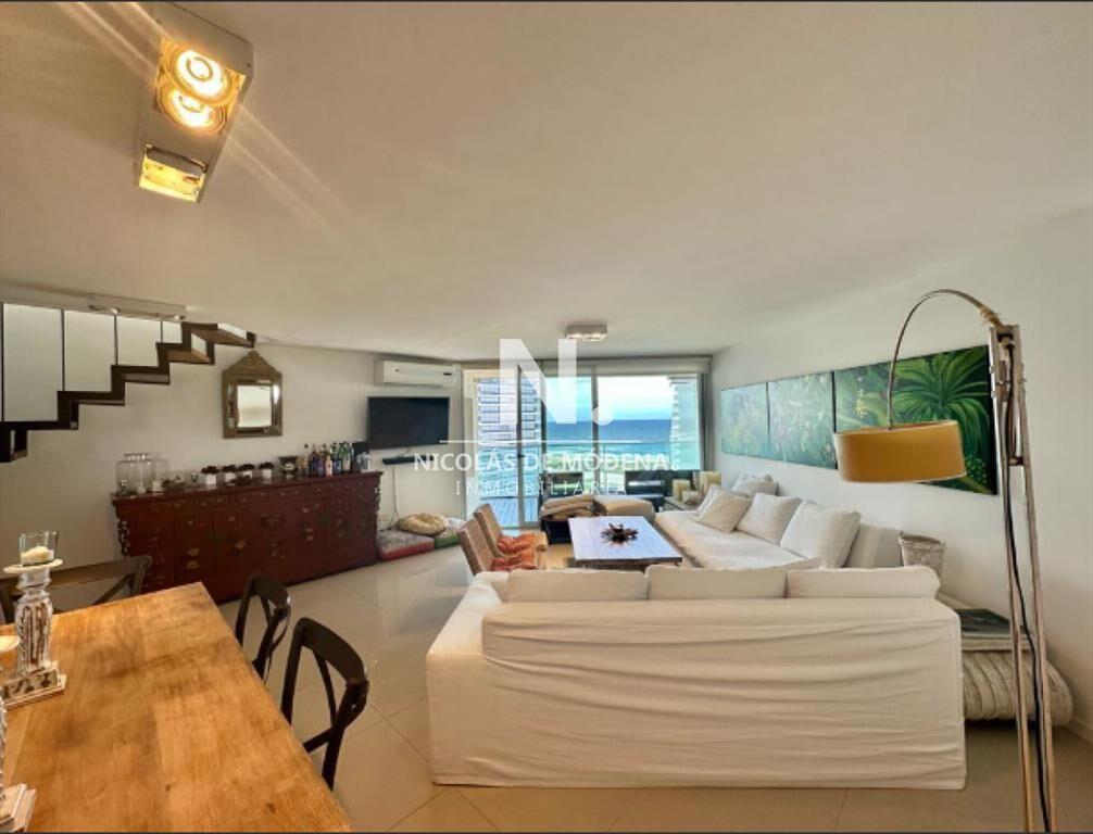 En venta apartamento con vita al mar en la Playa