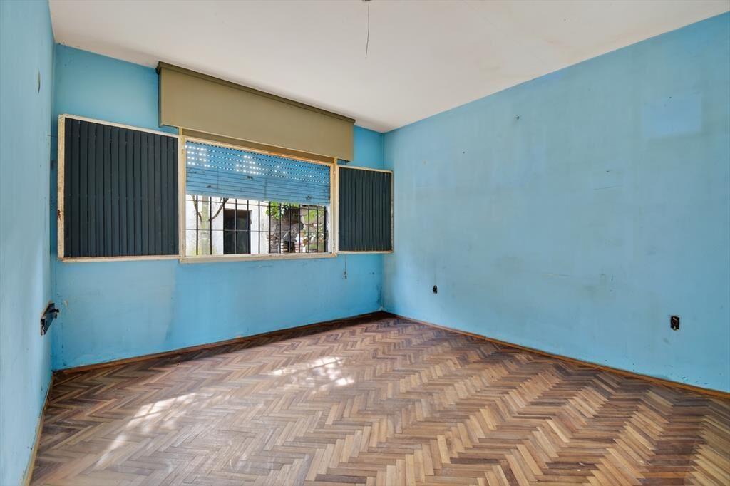 Casa en venta c/ cochera en Colón