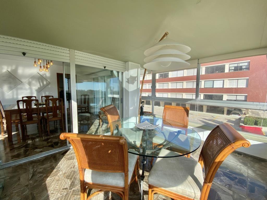 VENTA APARTAMENTO 4 DORMITORIOS, MALECON IV- PUNTA DEL ESTE
