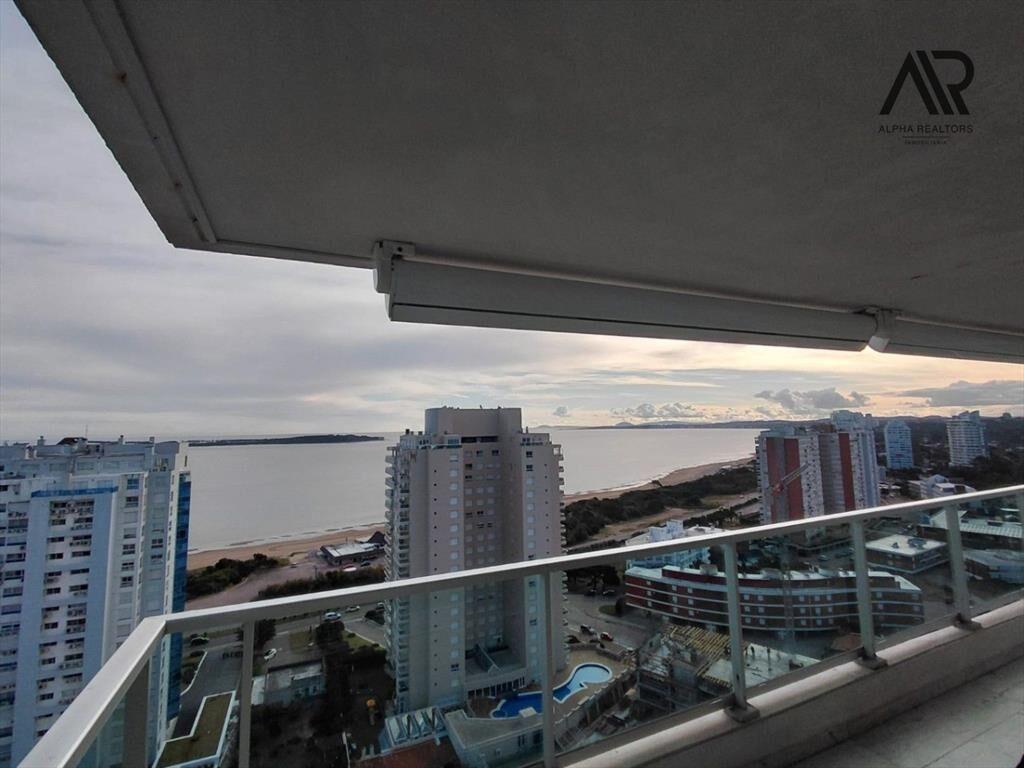 Apartamento en venta c/ cochera en Playa Mansa