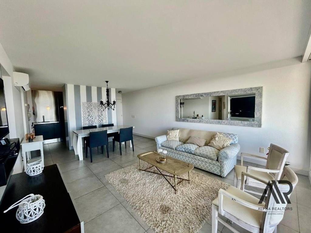 Venta Apartamento Dos Dormitorio En Torre Yoo