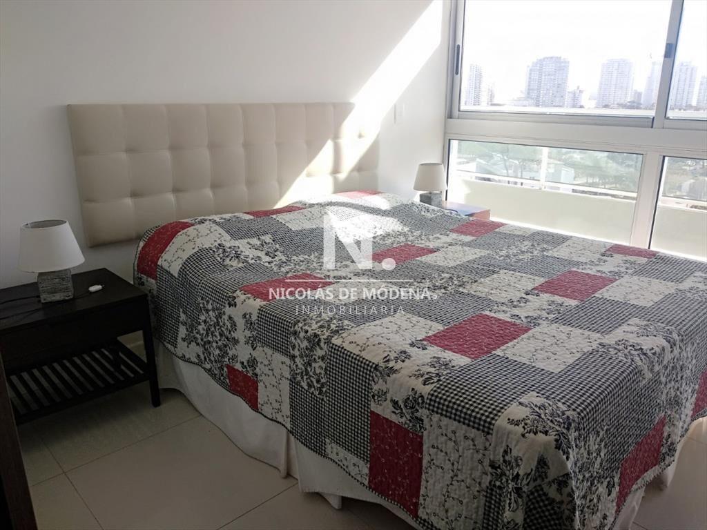 Excelente apartamento ubicado en Av. Roosevelt y